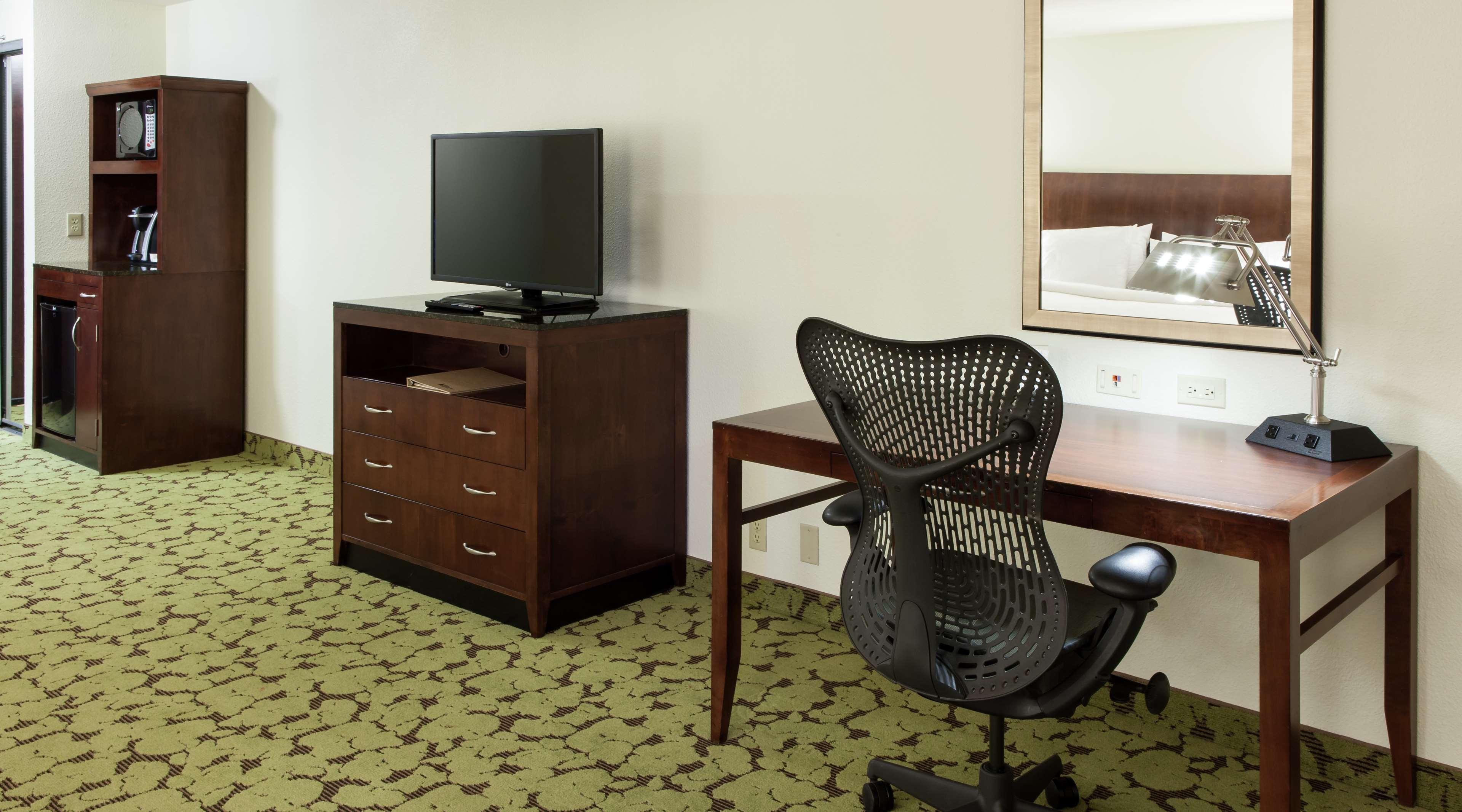 Hilton Garden Inn Dallas/Данканвиль Экстерьер фото