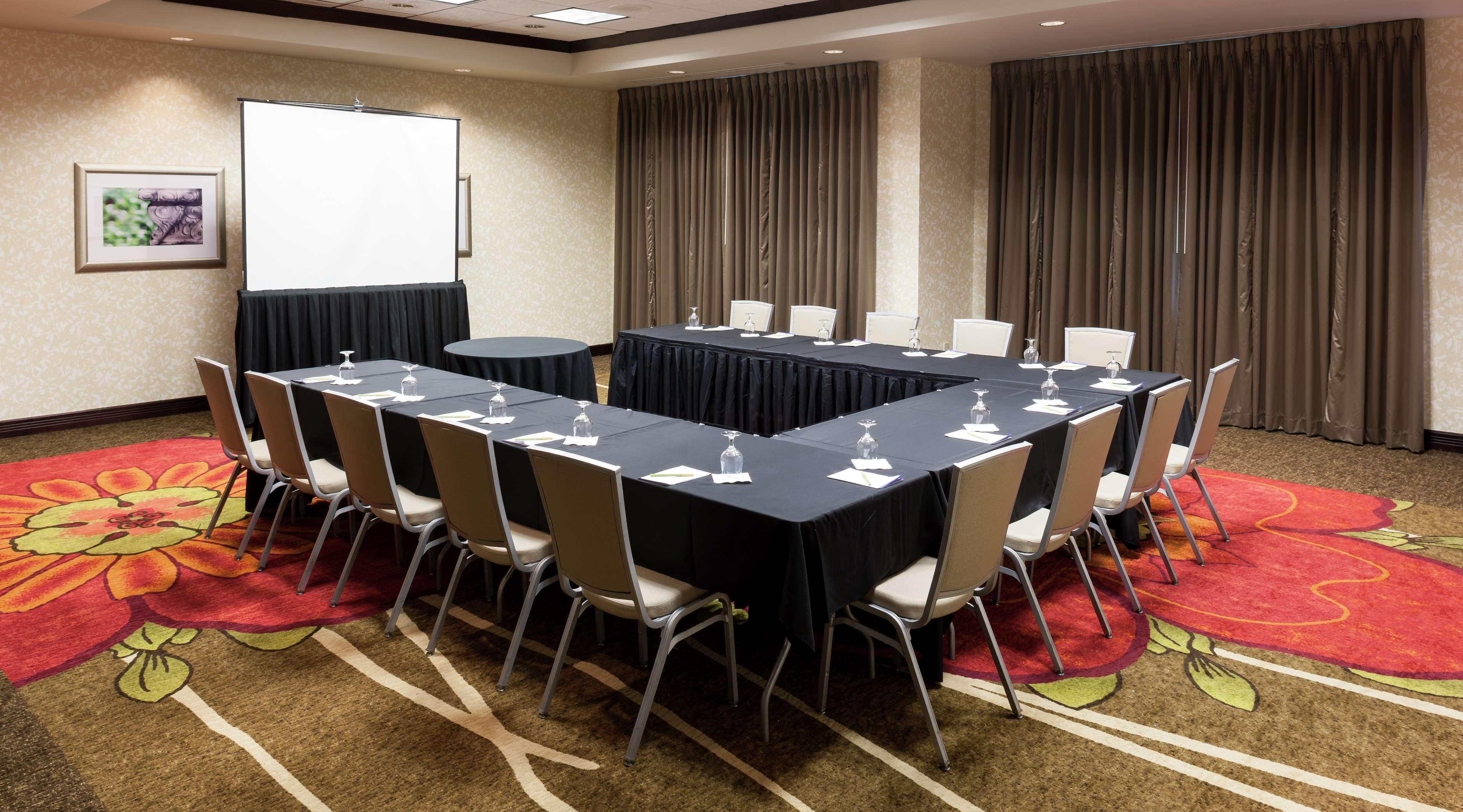 Hilton Garden Inn Dallas/Данканвиль Экстерьер фото