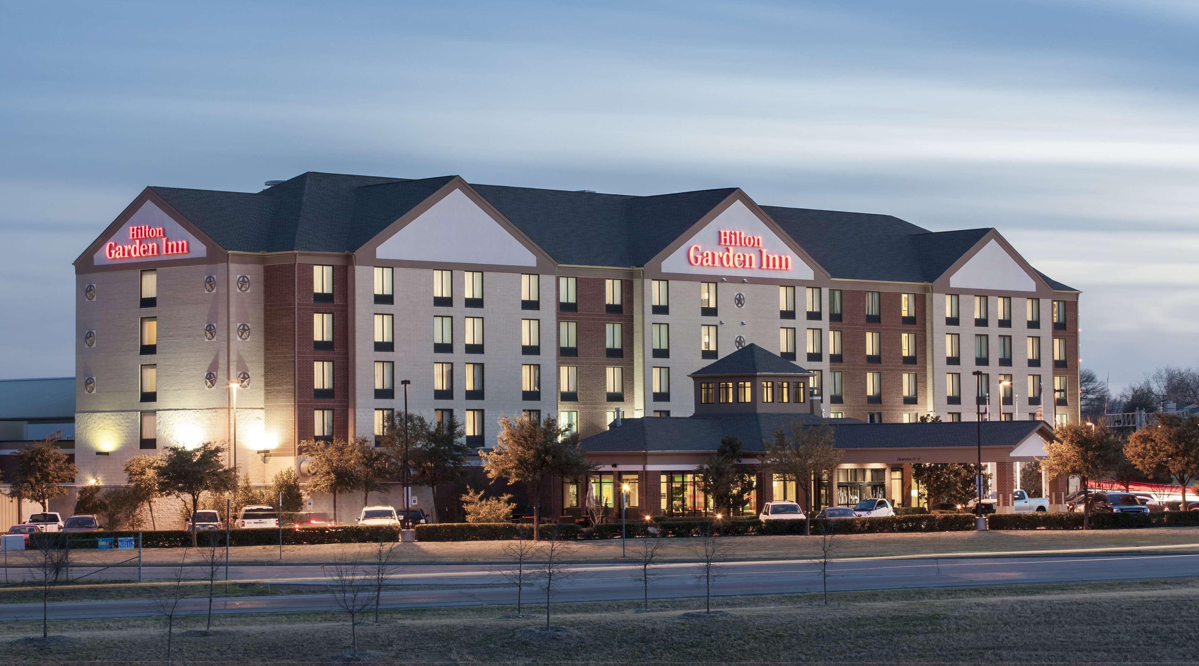Hilton Garden Inn Dallas/Данканвиль Экстерьер фото
