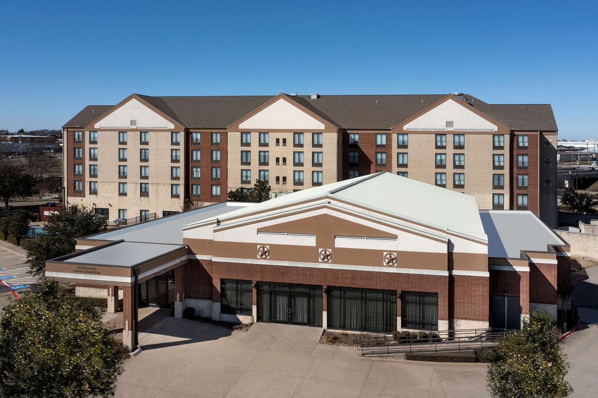 Hilton Garden Inn Dallas/Данканвиль Экстерьер фото
